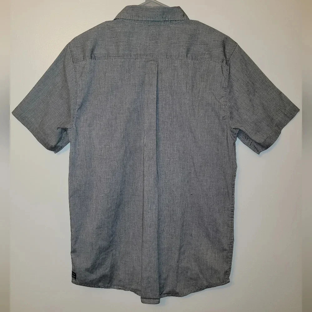 DC men's short sleeve button-up size medium gray with extra buttons LOT-C - Picture 3 of 5